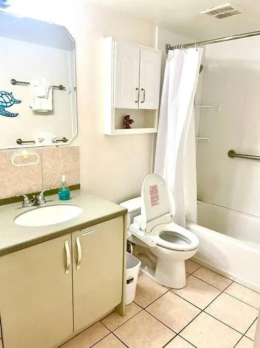 Large 1 Bedroom & Parking Views Wsun1001 Honolulu Apartment
